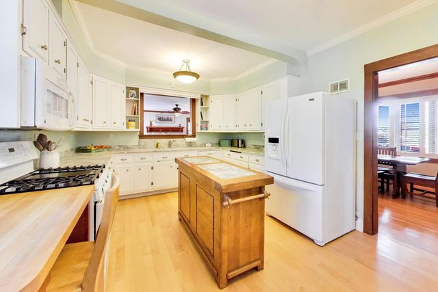 203 N Haddow Avenue, Arlington Heights, IL 60004