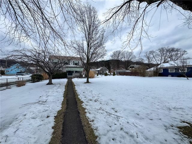 1207 Ohio Ave, White Oak, PA 15131