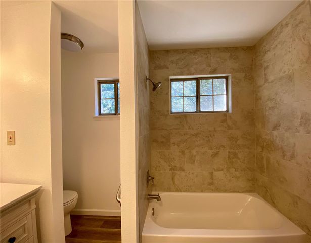5502 Longhorn LNDG, Austin, TX 78734