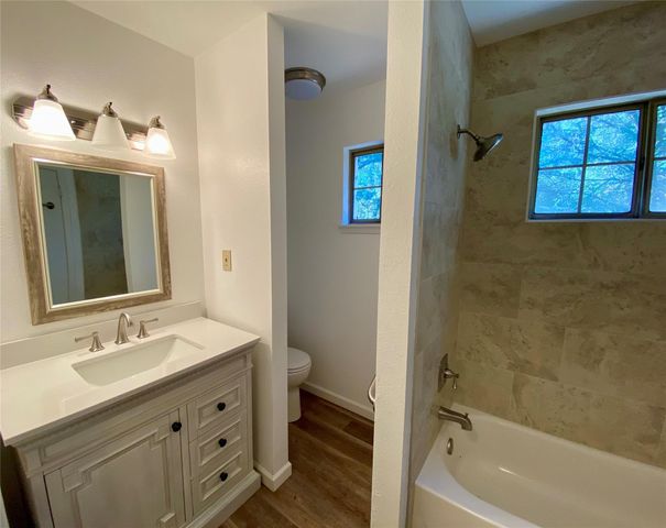 5502 Longhorn LNDG, Austin, TX 78734
