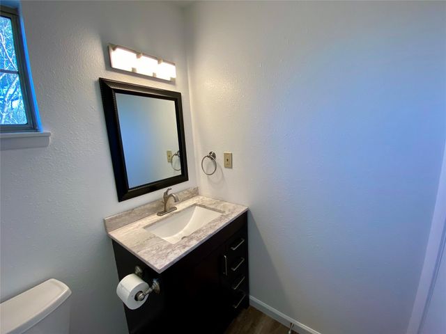 5502 Longhorn LNDG, Austin, TX 78734