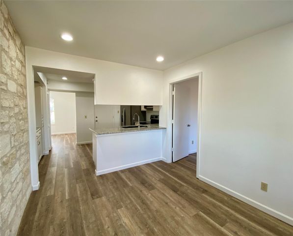 5502 Longhorn LNDG, Austin, TX 78734