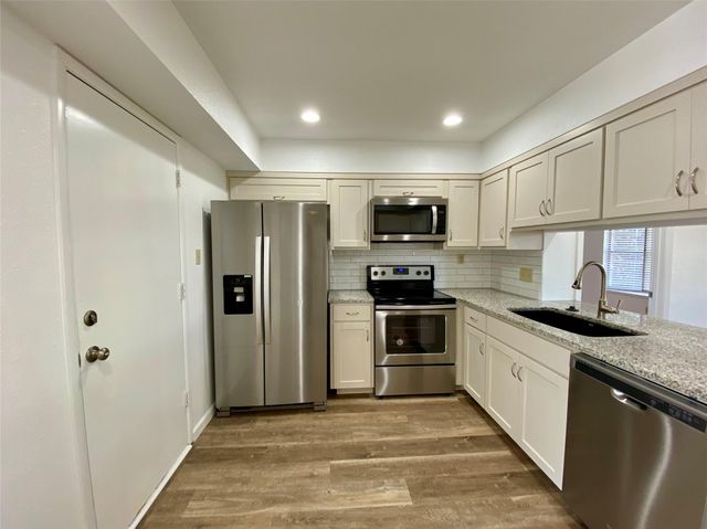 5502 Longhorn LNDG, Austin, TX 78734