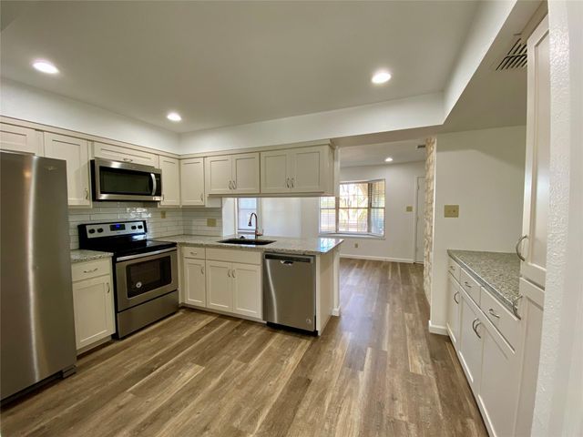 5502 Longhorn LNDG, Austin, TX 78734
