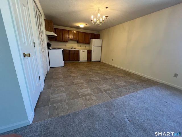 427 Judd Square 427, Wallingford, CT 06492