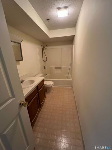 427 Judd Square 427, Wallingford, CT 06492