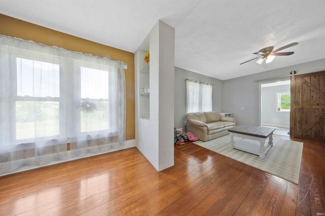7000 E 500 N, Patoka, IN 47666