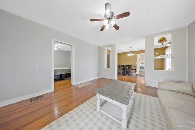 7000 E 500 N, Patoka, IN 47666