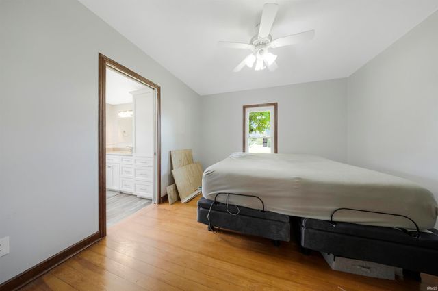 7000 E 500 N, Patoka, IN 47666