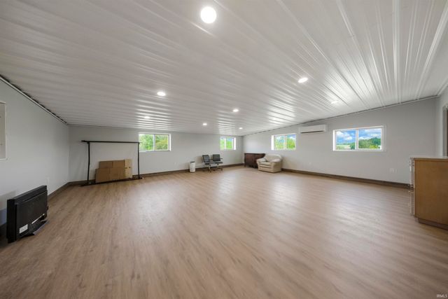 7000 E 500 N, Patoka, IN 47666