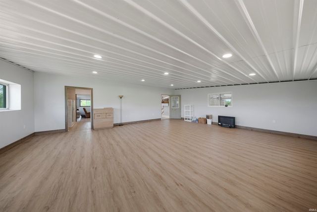 7000 E 500 N, Patoka, IN 47666