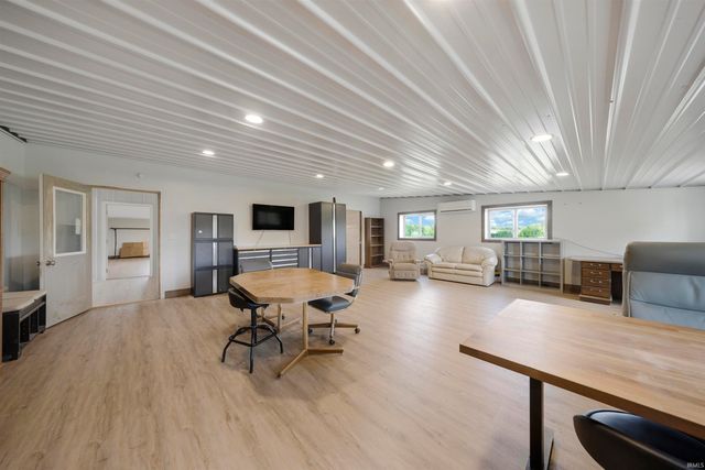 7000 E 500 N, Patoka, IN 47666