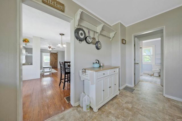 7000 E 500 N, Patoka, IN 47666