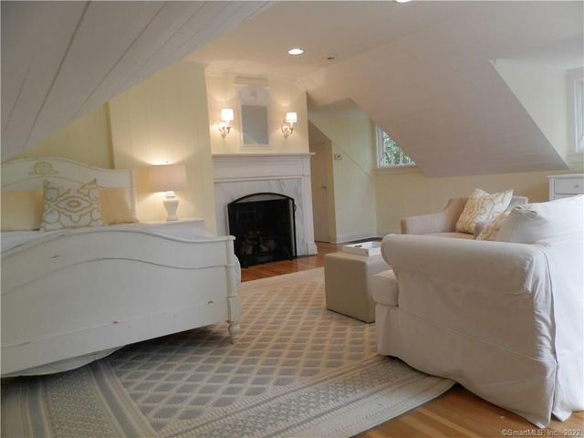 18a Hillandale Road, Westport, CT 06880