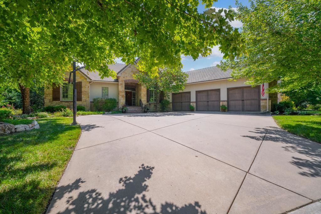 123 E Pine Meadow Ct, Andover, KS 67002