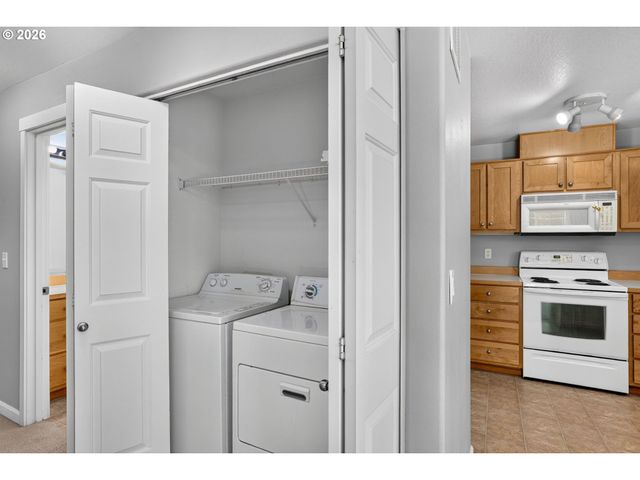 14800 Sw SANDHILL Loop 201, Beaverton, OR 97007