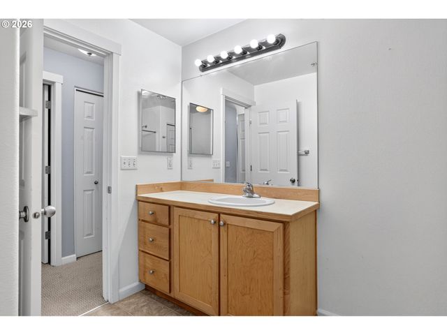 14800 Sw SANDHILL Loop 201, Beaverton, OR 97007