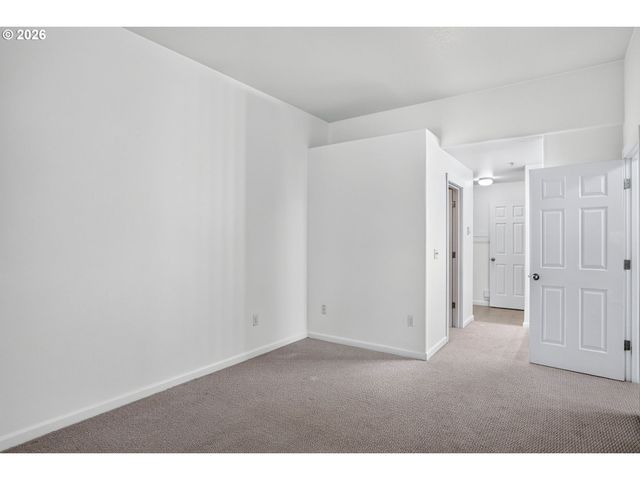 14800 Sw SANDHILL Loop 201, Beaverton, OR 97007