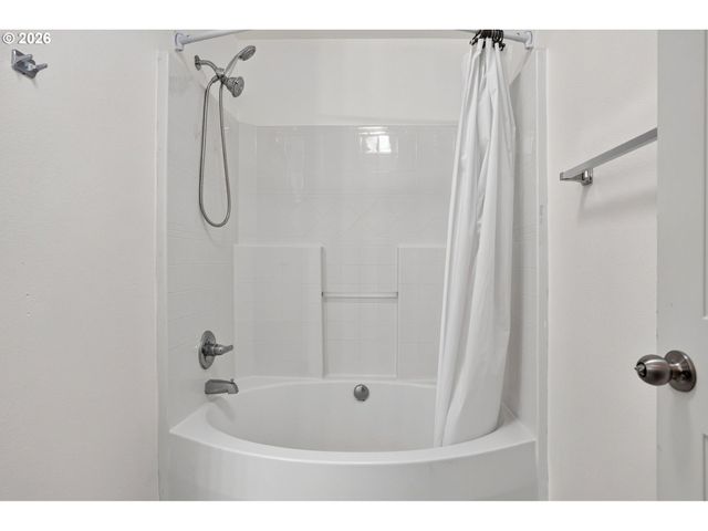 14800 Sw SANDHILL Loop 201, Beaverton, OR 97007
