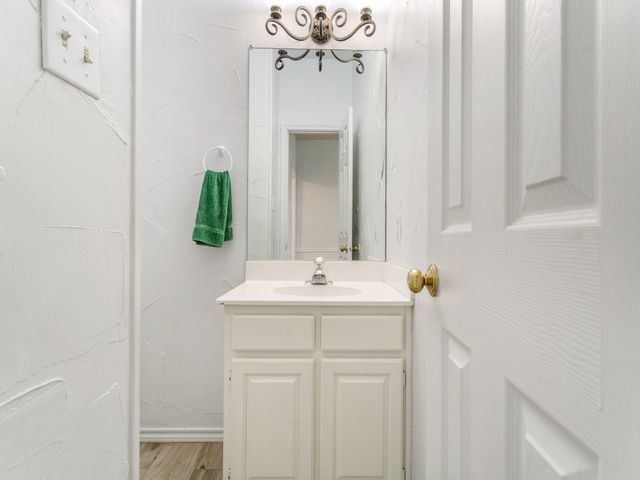 1417 Homestead Lane, Carrollton, TX 75007