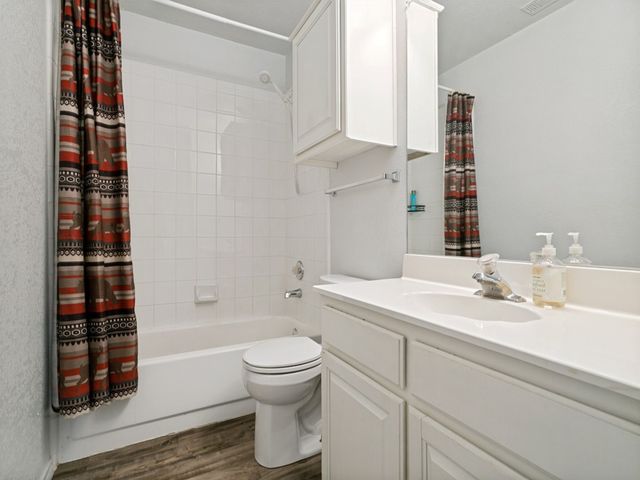 1417 Homestead Lane, Carrollton, TX 75007