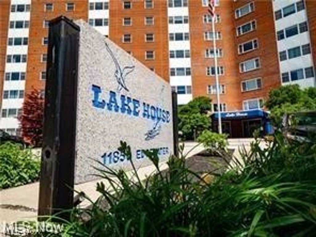 11850 Edgewater Drive 723, Lakewood, OH 44107