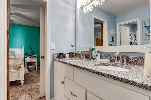 3009 SW Arthur Drive SW, Lee's Summit, MO 64082