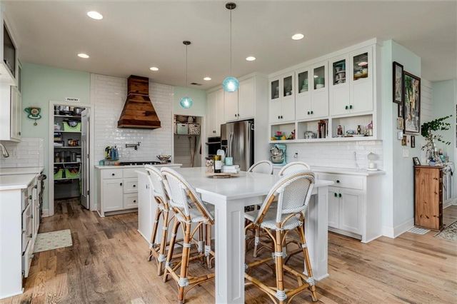 3009 SW Arthur Drive SW, Lee's Summit, MO 64082