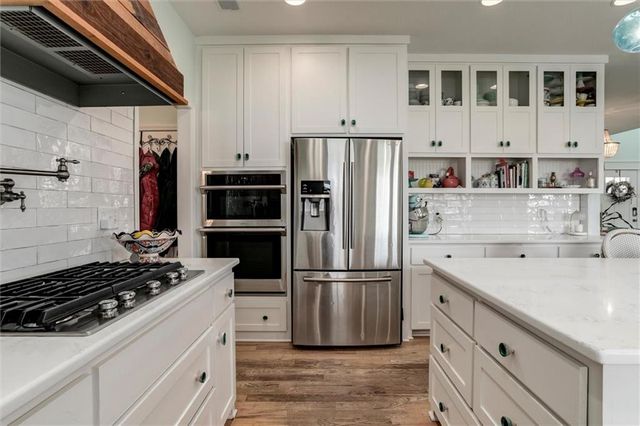 3009 SW Arthur Drive SW, Lee's Summit, MO 64082