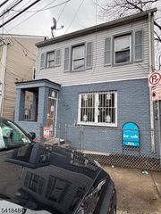 10 Mary St, Paterson City, NJ 07503
