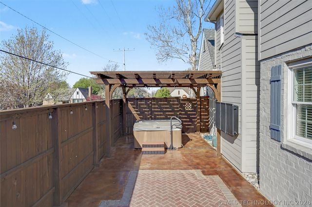 1647 S College Avenue, Tulsa, OK 74104