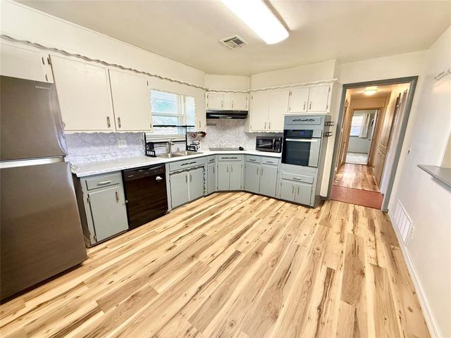 3001 N Peebly Drive, Midwest City, OK 73110