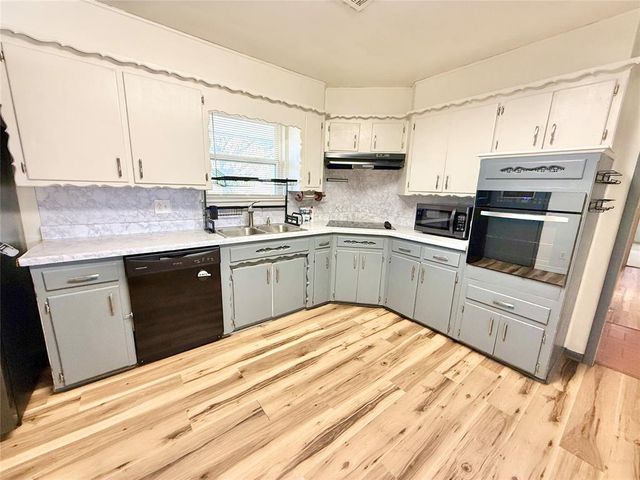 3001 N Peebly Drive, Midwest City, OK 73110