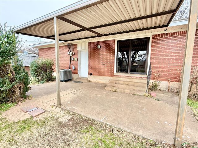 3001 N Peebly Drive, Midwest City, OK 73110