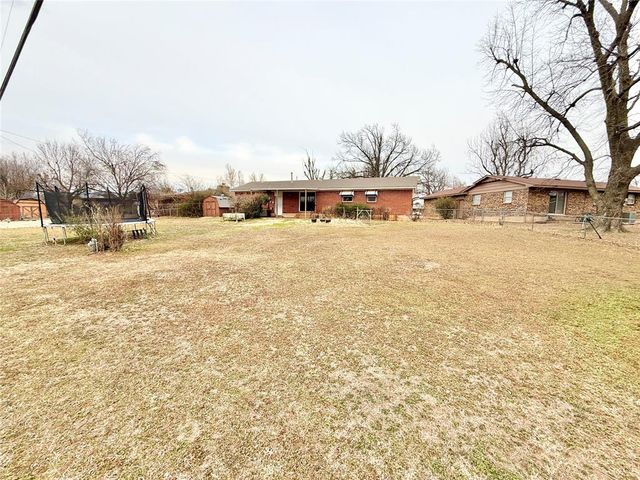 3001 N Peebly Drive, Midwest City, OK 73110