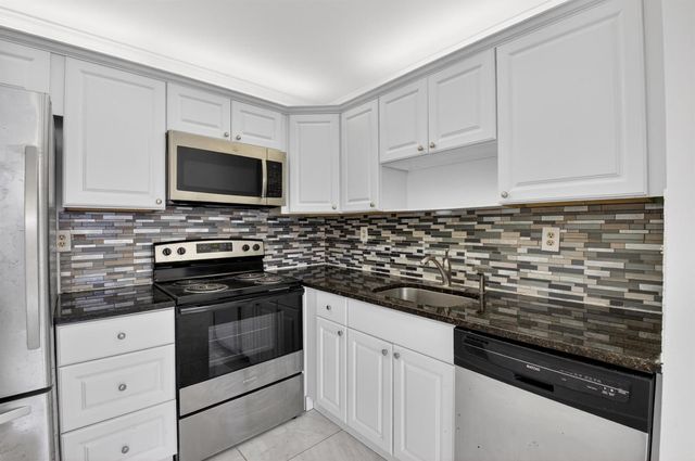 506 E Capri Road 506, Delray Beach, FL 33484