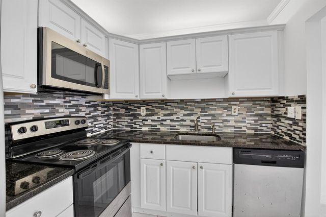 506 E Capri Road 506, Delray Beach, FL 33484