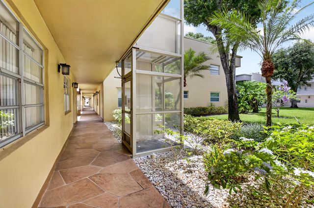 506 E Capri Road 506, Delray Beach, FL 33484