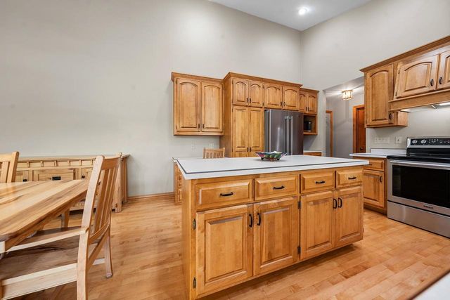 3076 ESSEN ROAD, Green Bay, WI 54311