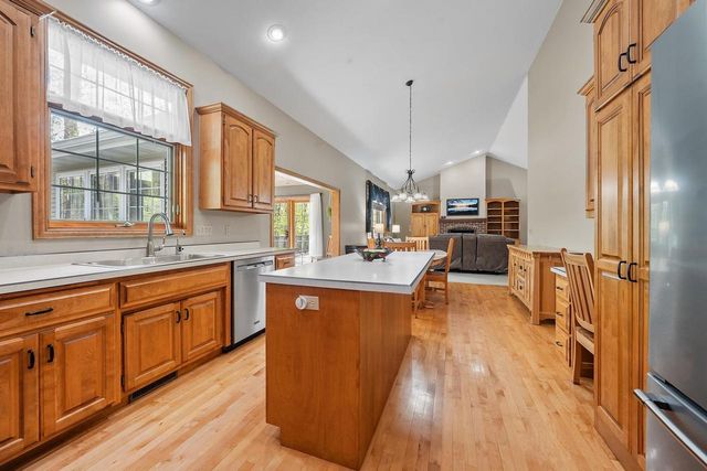 3076 ESSEN ROAD, Green Bay, WI 54311
