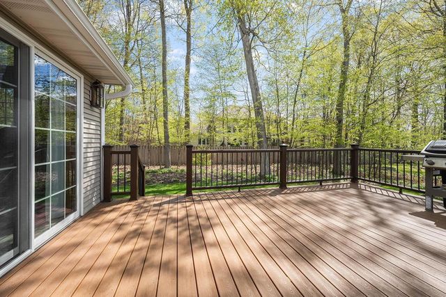 3076 ESSEN ROAD, Green Bay, WI 54311