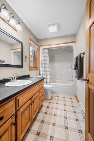 3076 ESSEN ROAD, Green Bay, WI 54311
