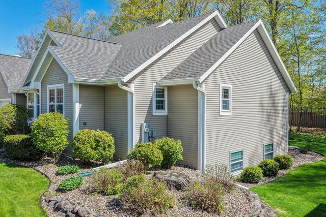3076 ESSEN ROAD, Green Bay, WI 54311