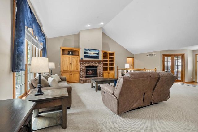 3076 ESSEN ROAD, Green Bay, WI 54311