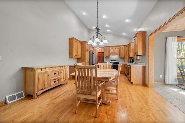 3076 ESSEN ROAD, Green Bay, WI 54311