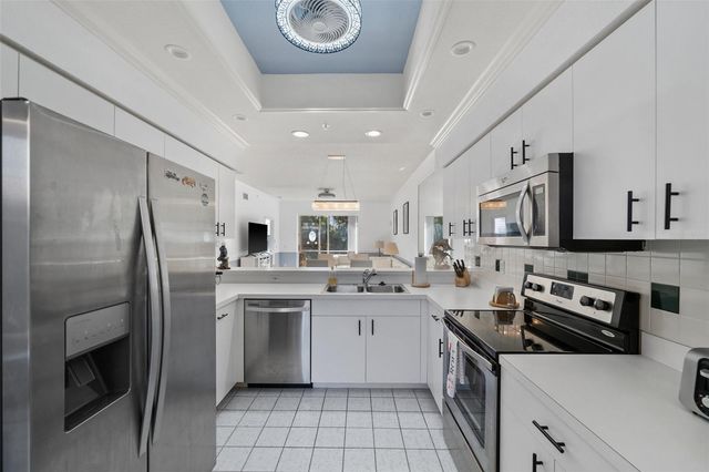 9611 CASTLE POINT DRIVE 912, Sarasota, FL 34238