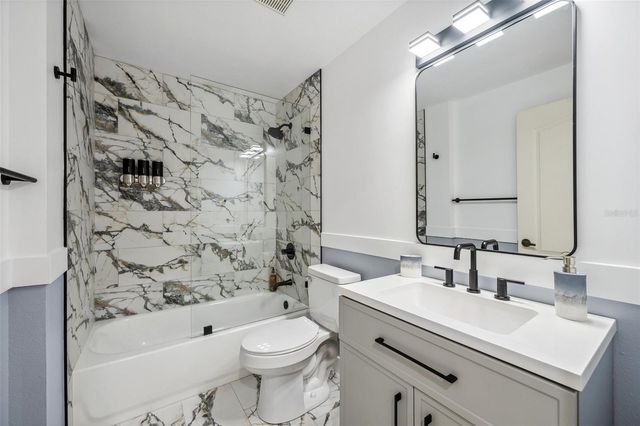 9611 CASTLE POINT DRIVE 912, Sarasota, FL 34238