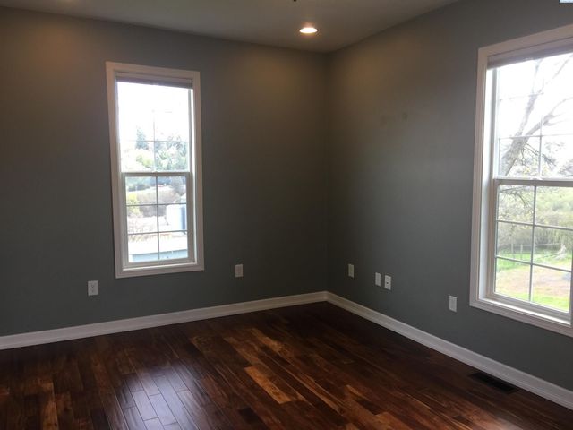 515 NW Irving St, Pullman, WA 99163