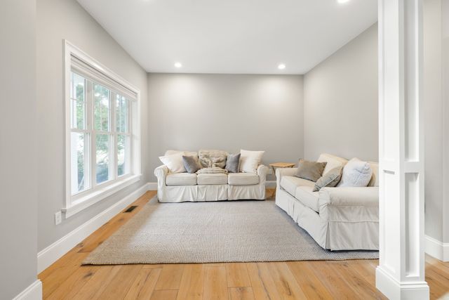 7 Hudson St, Natick, MA 01760