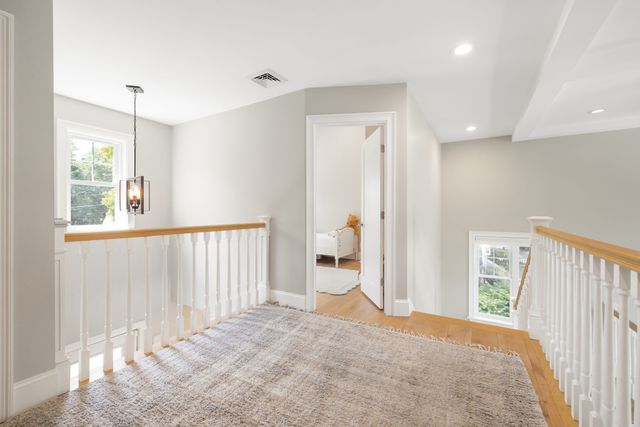 7 Hudson St, Natick, MA 01760